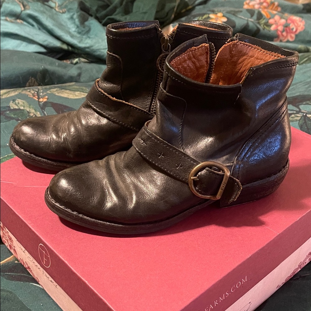 Fiorentini and Baker Black Leather Ankle Boots